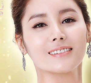 Trên 30 tuổi có bấm mắt 2 mí được không?