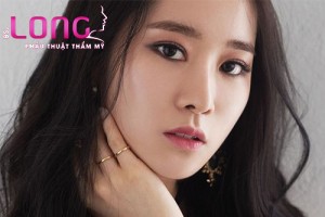 nguoi-mi-lot-co-cat-mat-2-mi-duoc-khong