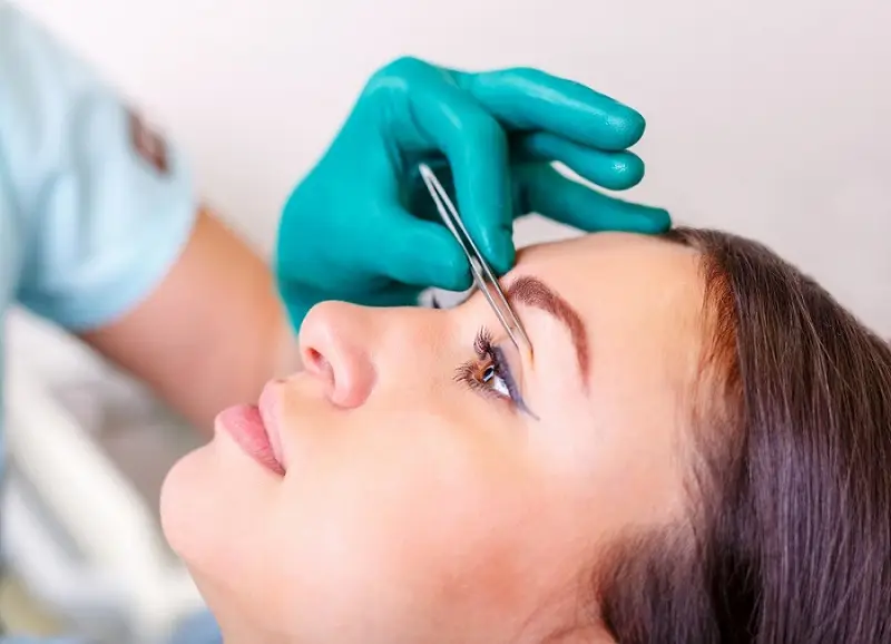 Nhấn mí có đau không? Sự thật về cảm giác khi thực hiện và bí quyết hồi phục nhanh